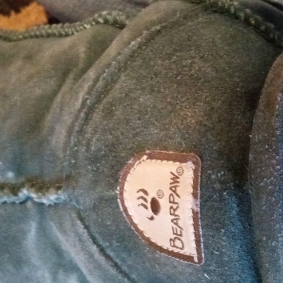 Dark green Bearpaw boots - Picture 8 of 9